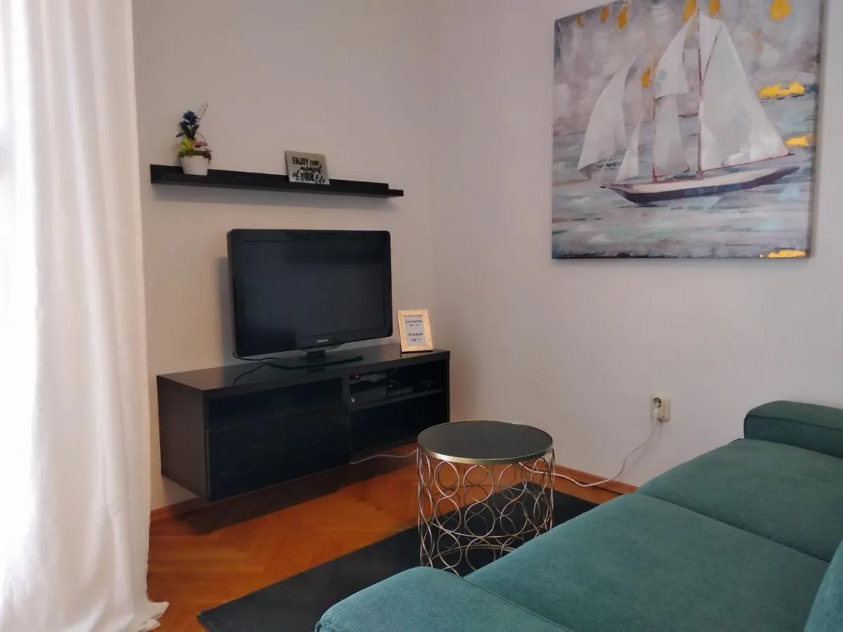 Sweet Apartment Split